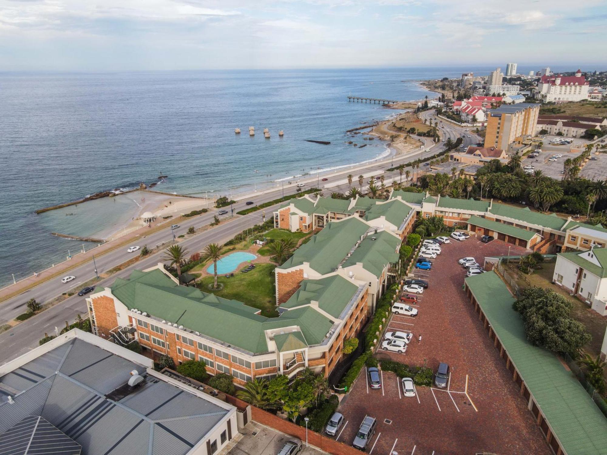 157 Brookes Hill Suites Near The Beach Port Elizabeth Exterior photo